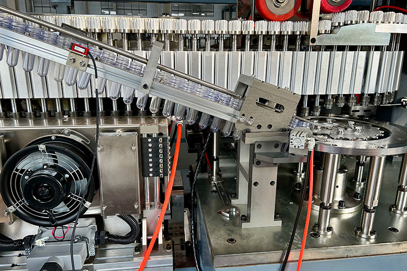 blow-molding-machine-1